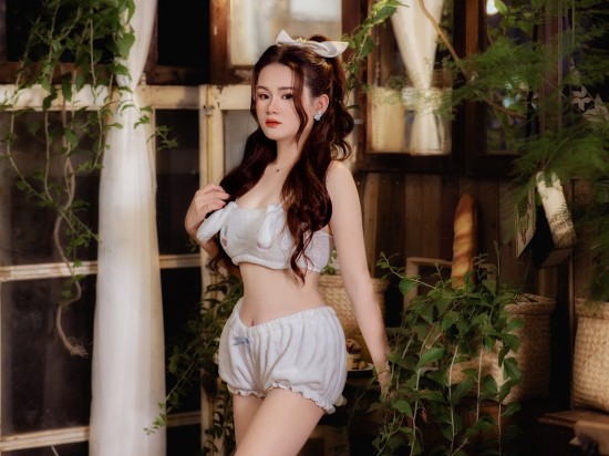 Królik ma cały czas zamknięte jedno oko 